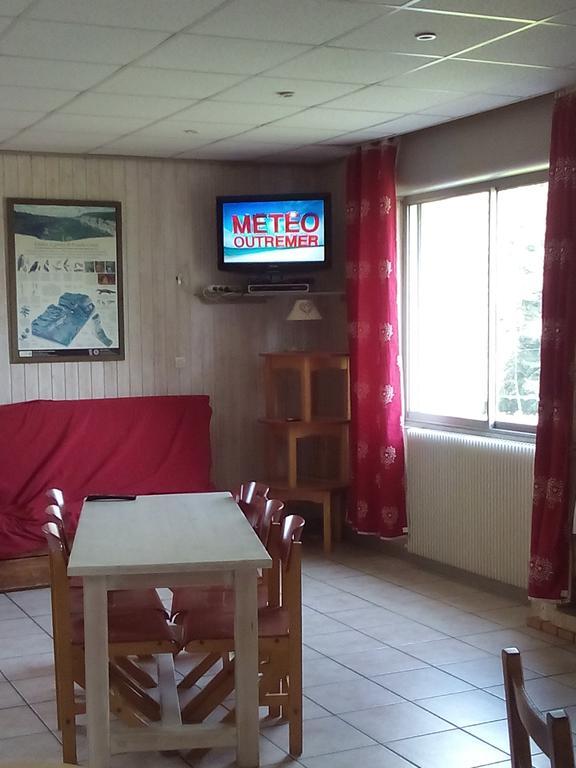 Longevilles-Mont-dʼOr La Roche Du Tresor Village Vacances المظهر الخارجي الصورة