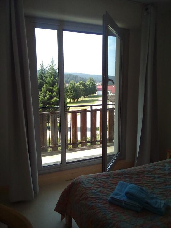 Longevilles-Mont-dʼOr La Roche Du Tresor Village Vacances المظهر الخارجي الصورة