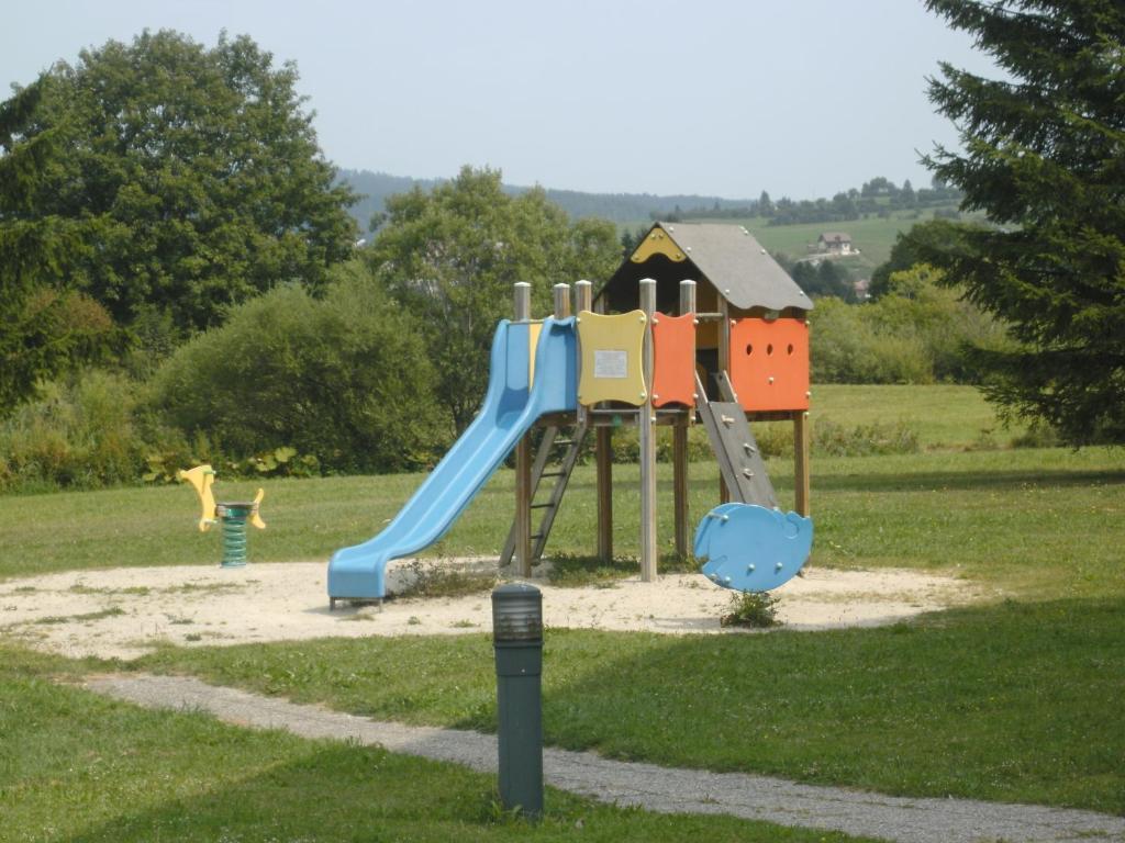 Longevilles-Mont-dʼOr La Roche Du Tresor Village Vacances المظهر الخارجي الصورة